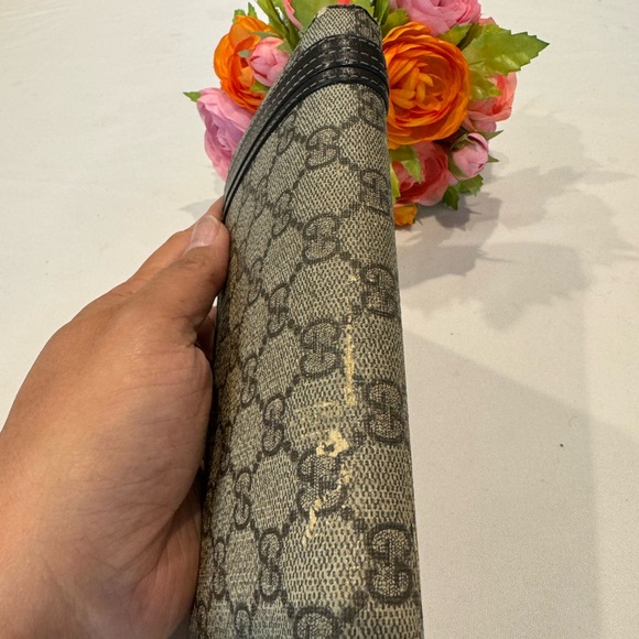 Authentic Gucci zippy PVC  wallet - Picture 10 of 12